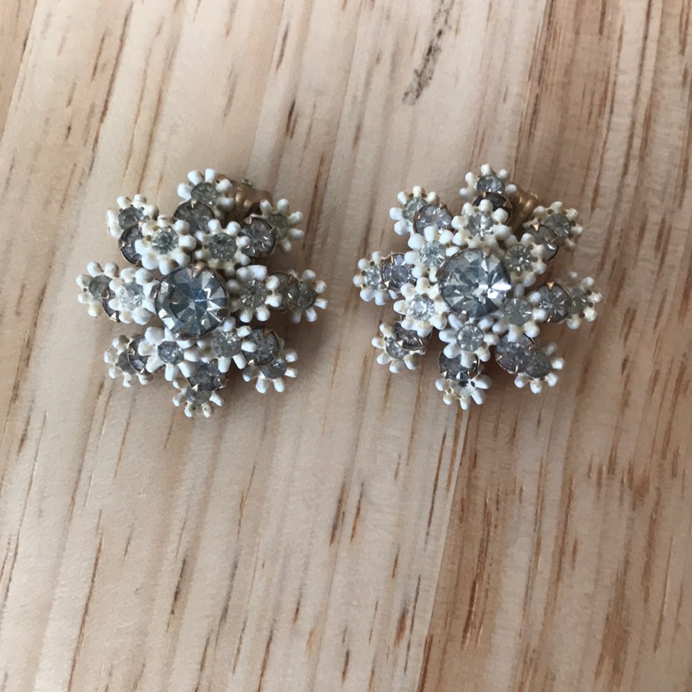 Vintage Sparkle Flower Clip-on Earrings.